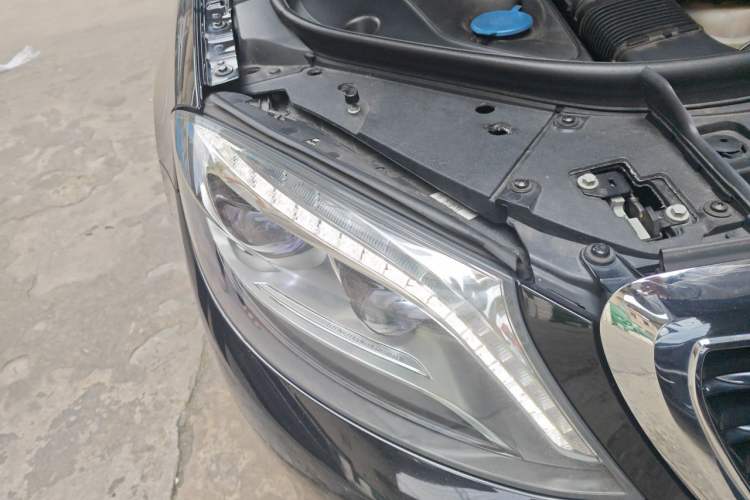Used Mercedes-Benz S-Class 2014 S 320 L Business Model Right Front Headlight