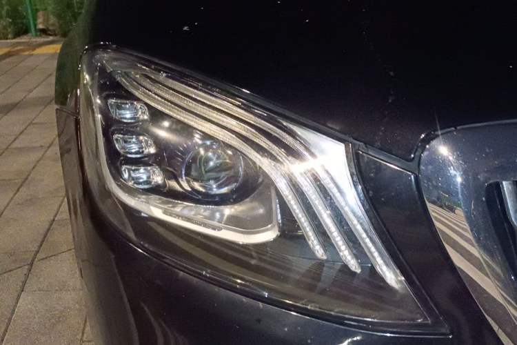 Used Mercedes-Benz S-Class 2014 S 320 L Luxury Model Right Front Headlight