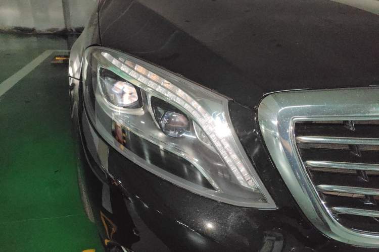 Used Mercedes-Benz S-Class 2014 S 320 L Business Model Right Front Headlight