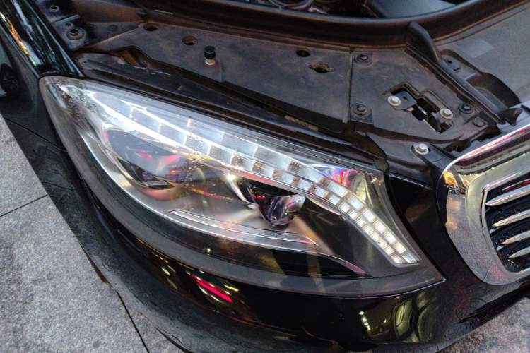 Used Mercedes-Benz S-Class 2014 S 320 L Business Model Right Front Headlight