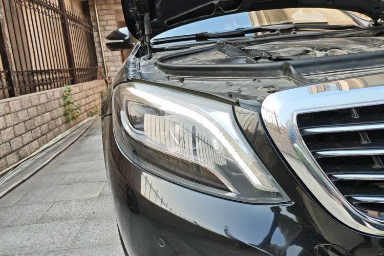 Used Mercedes-Benz S-Class 2014 S 500 L Right Front Headlight