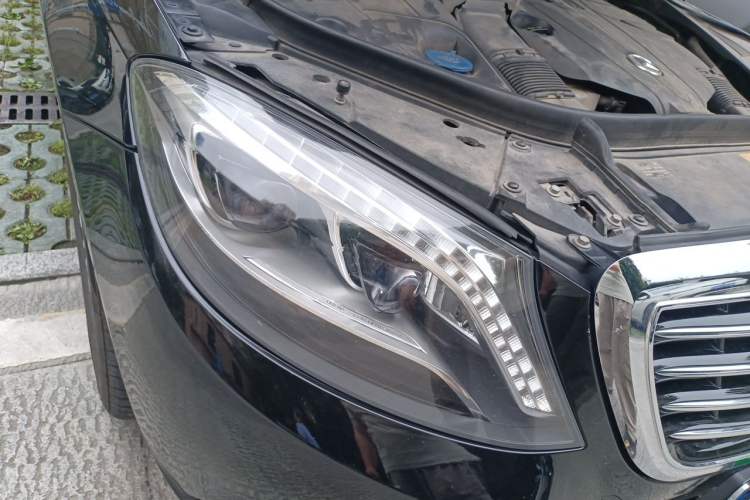 Used Mercedes-Benz S-Class 2014 S 400 L Luxury Model Right Front Headlight
