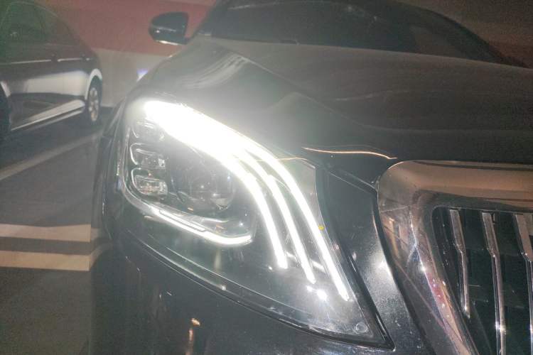 Used Mercedes-Benz S-Class 2014 S 320 L Business Model Right Front Headlight