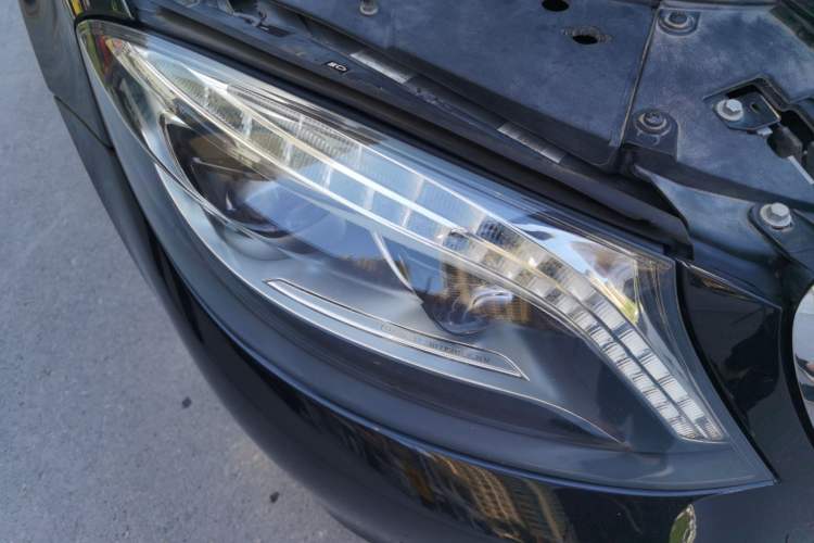 Used Mercedes-Benz S-Class 2014 S 400 L Prestige Edition Right Front Headlight