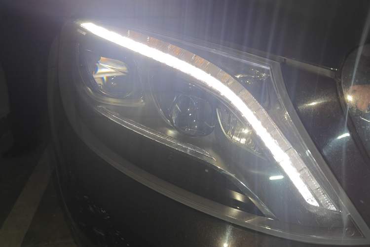 Used Mercedes-Benz S-Class 2014 S 400 L Luxury Model Right Front Headlight