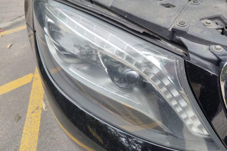 Used Mercedes-Benz S-Class 2014 S 400 L Prestige Edition Right Front Headlight