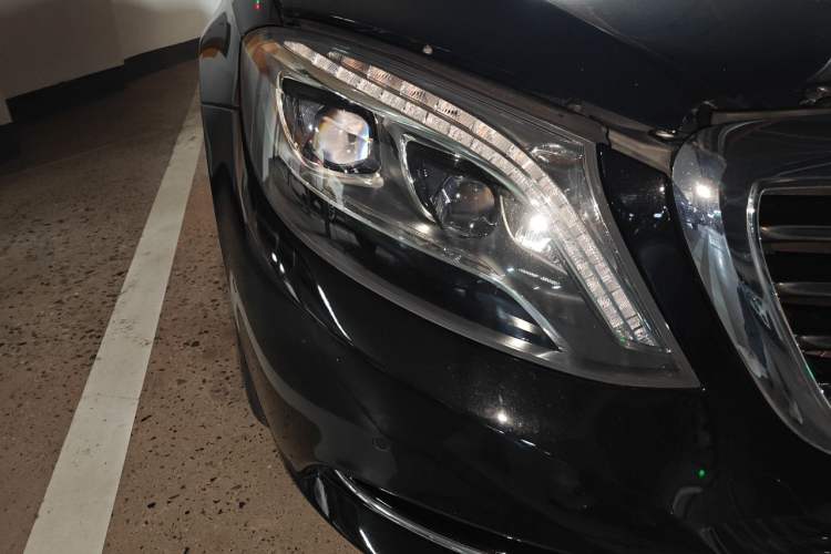 Used Mercedes-Benz S-Class 2014 S 320 L Business Model Right Front Headlight