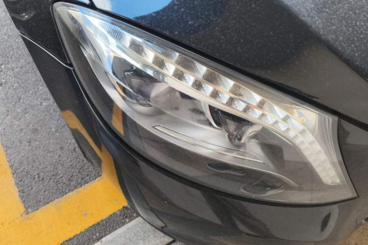 Used Mercedes-Benz S-Class 2014 S 400 L Prestige Edition Right Front Headlight