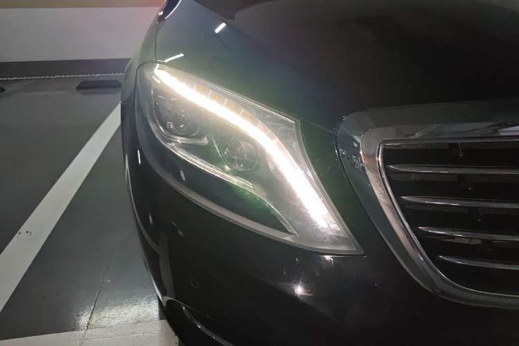 Used Mercedes-Benz S-Class 2014 S 320 L Business Model Right Front Headlight