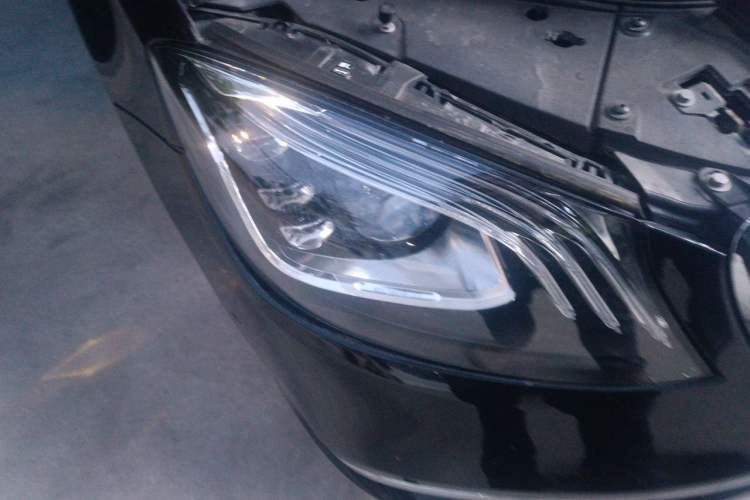 Used Mercedes-Benz S-Class 2014 S 400 L Prestige Edition Right Front Headlight