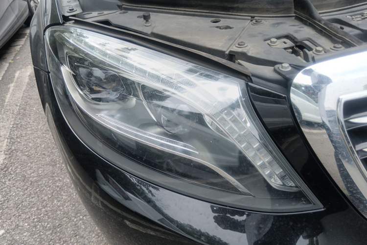 Used Mercedes-Benz S-Class 2014 S 320 L Business Model Right Front Headlight