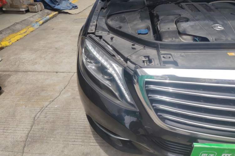 Used Mercedes-Benz S-Class 2014 S 320 L Business Model Right Front Headlight