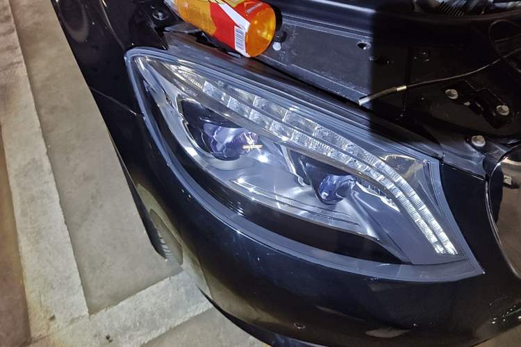 Used Mercedes-Benz S-Class 2014 S 600 L Right Front Headlight