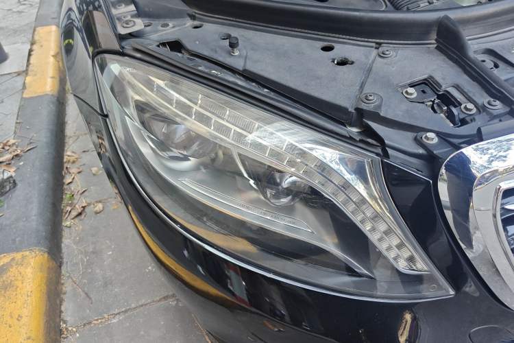 Used Mercedes-Benz S-Class 2014 S 400 L Prestige Edition Right Front Headlight
