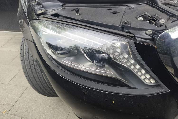 Used Mercedes-Benz S-Class 2014 S 320 L Business Model Right Front Headlight