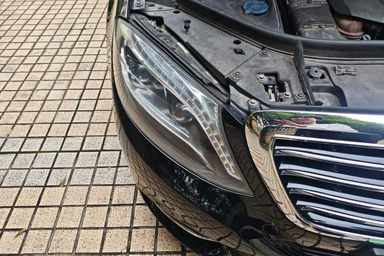 Used Mercedes-Benz S-Class 2014 S 320 L Business Model Right Front Headlight