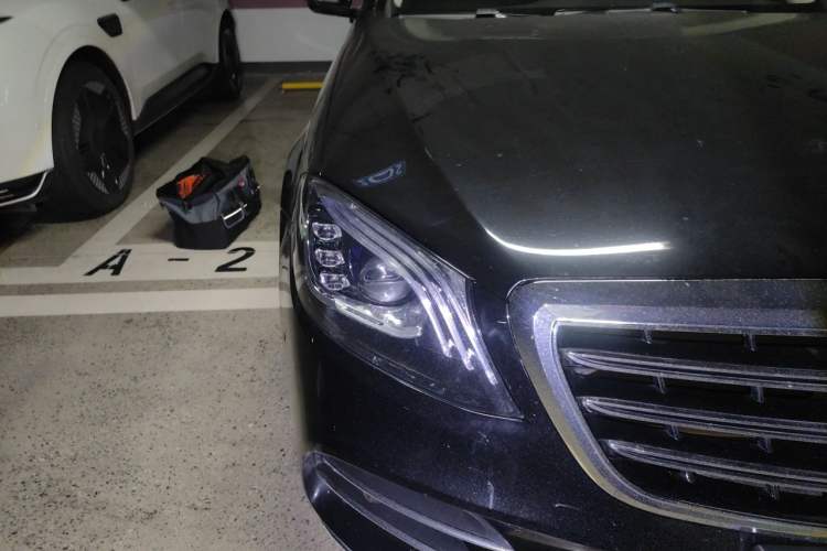Used Mercedes-Benz S-Class 2014 S 320 L Business Model Right Front Headlight