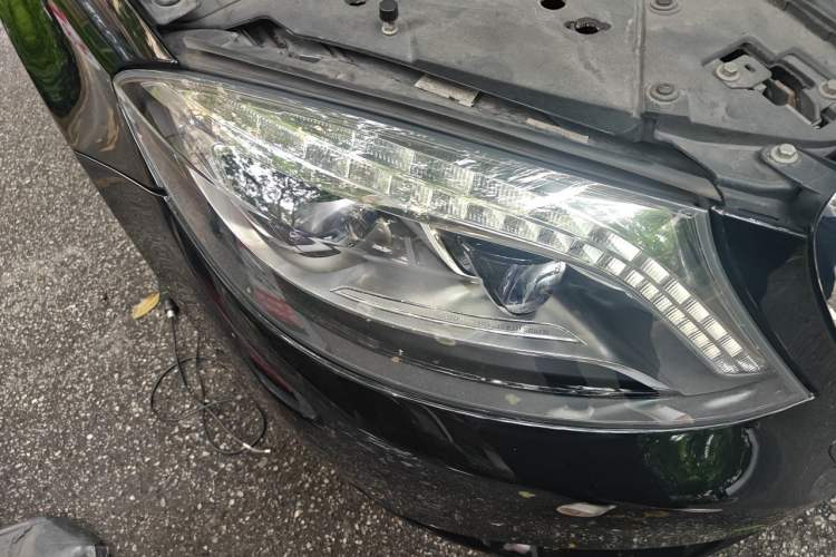 Used Mercedes-Benz S-Class 2014 S 320 L Luxury Model Right Front Headlight