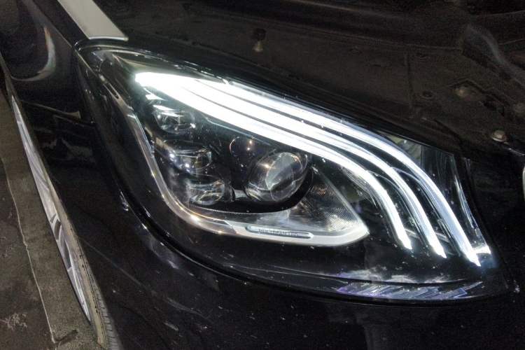 Used Mercedes-Benz S-Class 2014 S 320 L Business Model Right Front Headlight