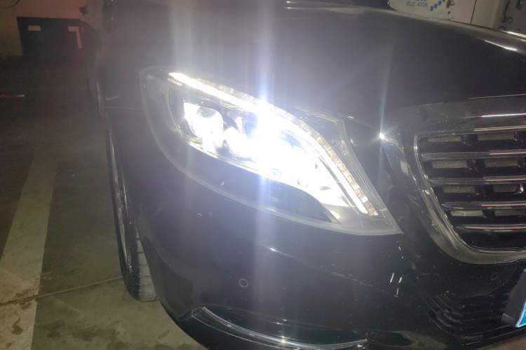 Used Mercedes-Benz S-Class 2014 S 320 L Business Model Right Front Headlight
