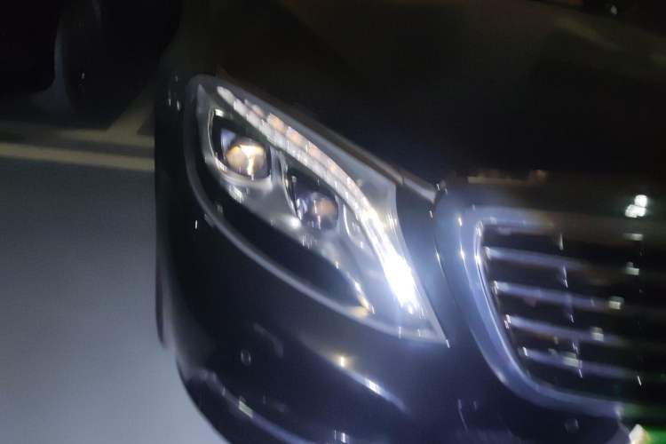 Used Mercedes-Benz S-Class 2014 S 400 L Luxury Model Right Front Headlight
