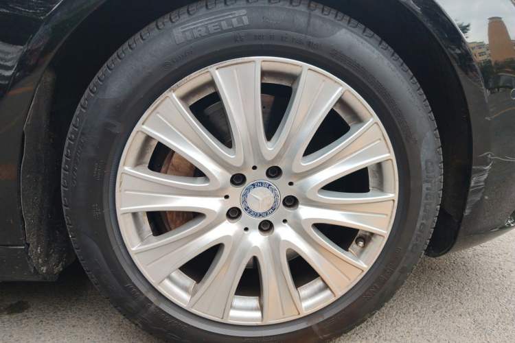 Used Mercedes-Benz S-Class 2014 S 400 L Prestige Edition Right Front Wheel Hub