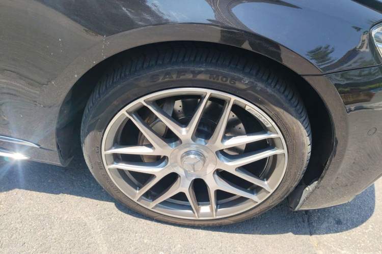Used Mercedes-Benz S-Class 2014 S 320 L Luxury Model Right Front Wheel Hub