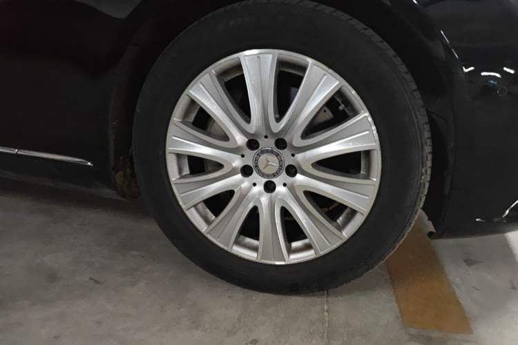 Used Mercedes-Benz S-Class 2014 S 320 L Business Model Right Front Wheel Hub