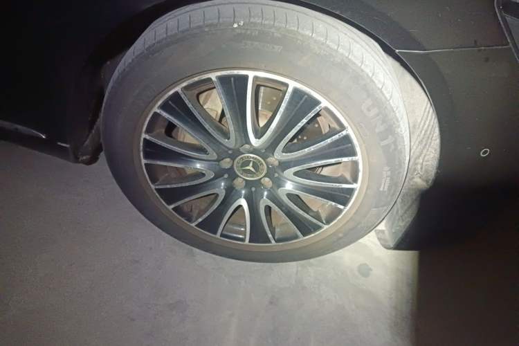 Used Mercedes-Benz S-Class 2014 S 320 L Luxury Model Right Front Wheel Hub