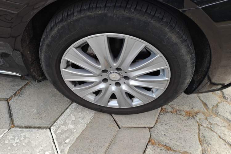Used Mercedes-Benz S-Class 2014 S 320 L Business Model Right Front Wheel Hub
