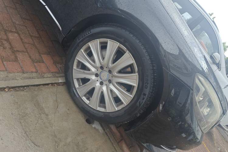 Used Mercedes-Benz S-Class 2014 S 320 L Business Model Right Front Wheel Hub