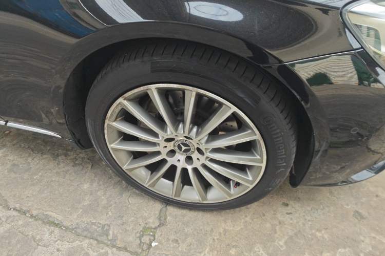 Used Mercedes-Benz S-Class 2014 S 320 L Business Model Right Front Wheel Hub