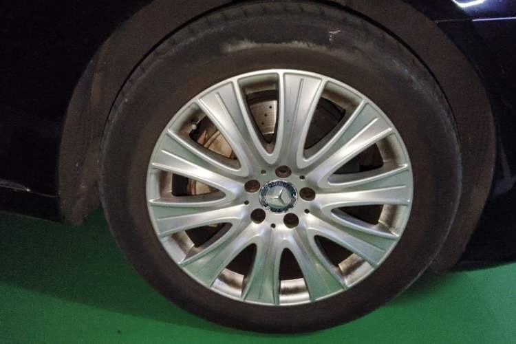 Used Mercedes-Benz S-Class 2014 S 320 L Business Model Right Front Wheel Hub