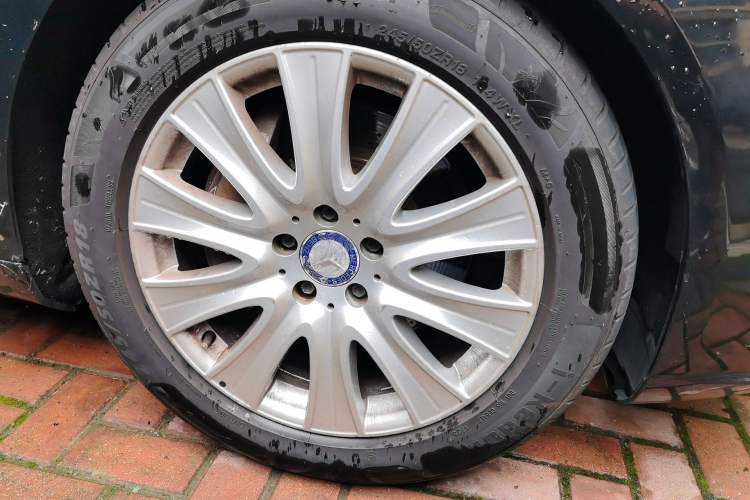 Used Mercedes-Benz S-Class 2014 S 320 L Business Model Right Front Wheel Hub