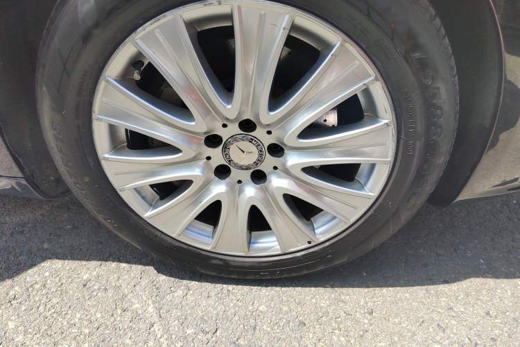 Used Mercedes-Benz S-Class 2014 S 320 L Luxury Model Right Front Wheel Hub