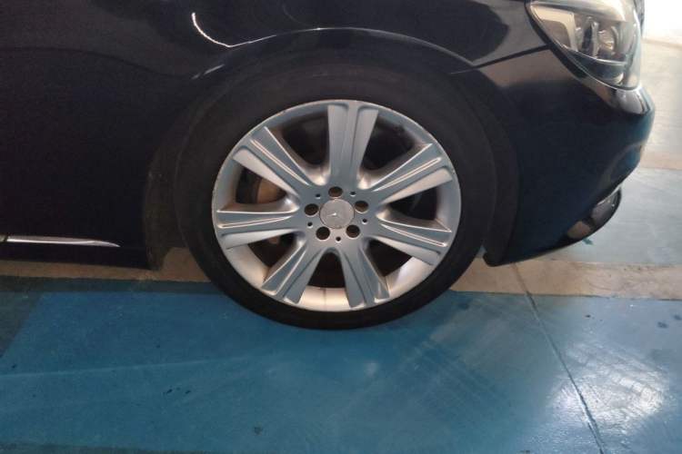 Used Mercedes-Benz S-Class 2014 S 400 L Luxury Model Right Front Wheel Hub