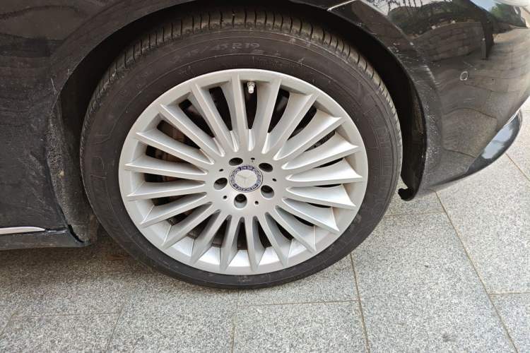 Used Mercedes-Benz S-Class 2014 S 500 L Right Front Wheel Hub