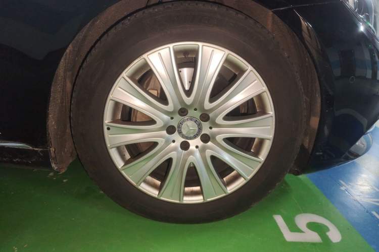 Used Mercedes-Benz S-Class 2014 S 320 L Business Model Right Front Wheel Hub