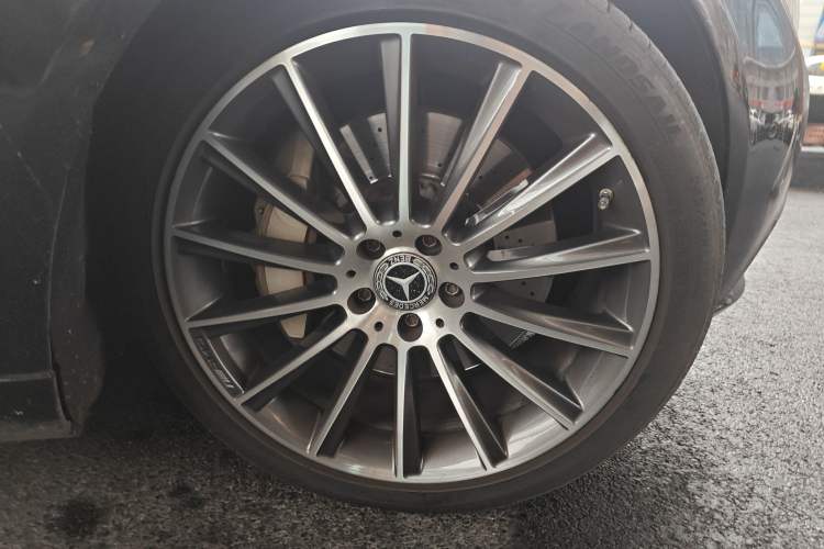 Used Mercedes-Benz S-Class 2014 S 400 L Luxury Model Right Front Wheel Hub