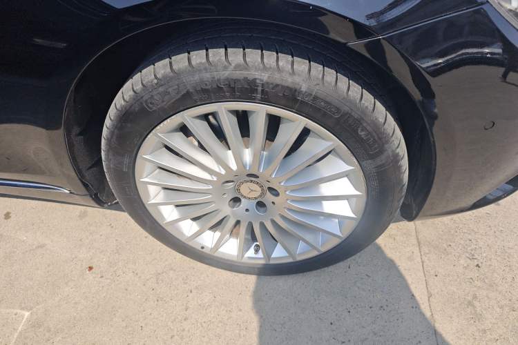 Used Mercedes-Benz S-Class 2014 S 500 L 4MATIC Right Front Wheel Hub