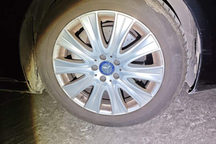 Used Mercedes-Benz S-Class 2014 S 320 L Business Model Right Front Wheel Hub