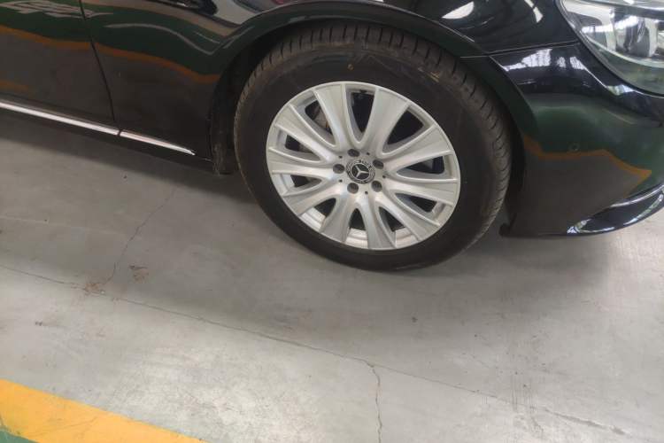 Used Mercedes-Benz S-Class 2014 S 320 L Business Model Right Front Wheel Hub