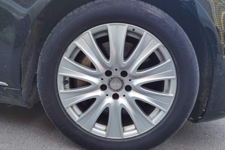 Used Mercedes-Benz S-Class 2014 S 400 L Prestige Edition Right Front Wheel Hub