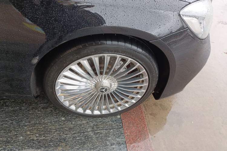 Used Mercedes-Benz S-Class 2014 S 320 L Luxury Model Right Front Wheel Hub