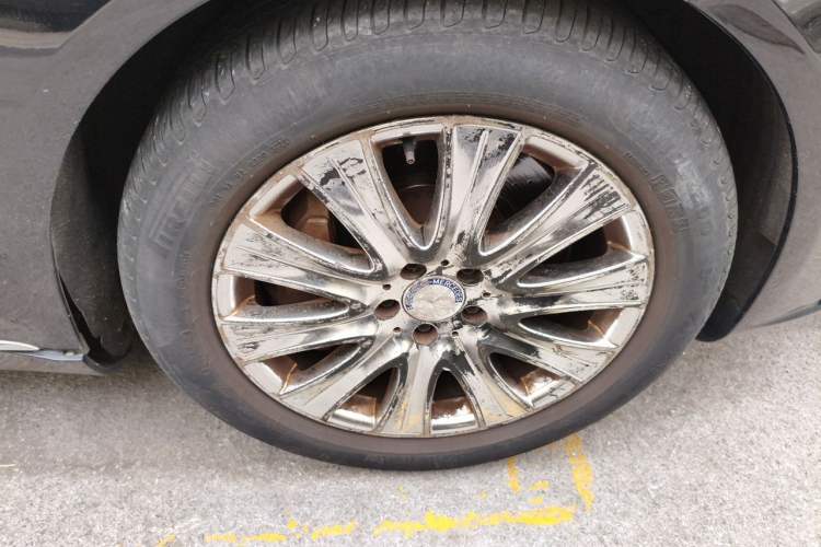 Used Mercedes-Benz S-Class 2014 S 400 L Prestige Edition Right Front Wheel Hub