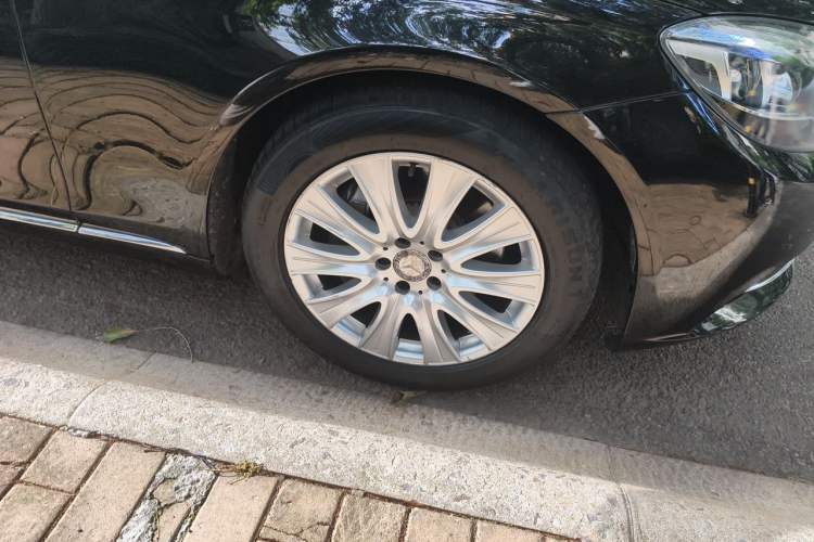 Used Mercedes-Benz S-Class 2014 S 320 L Business Model Right Front Wheel Hub