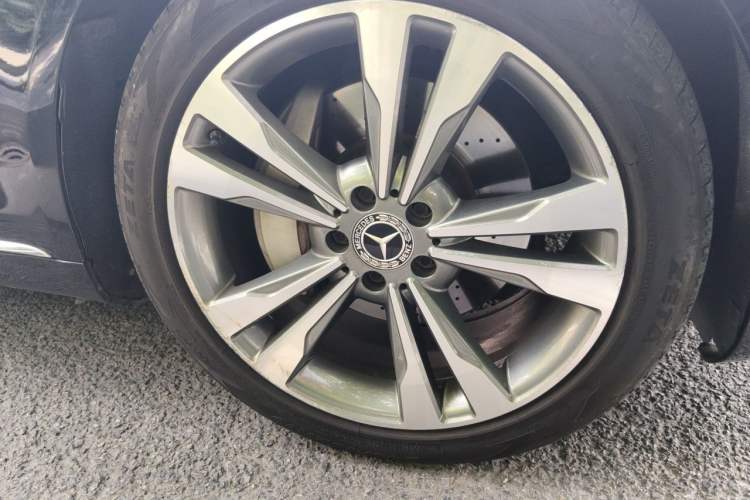 Used Mercedes-Benz S-Class 2014 S 400 L HYBRID Right Front Wheel Hub