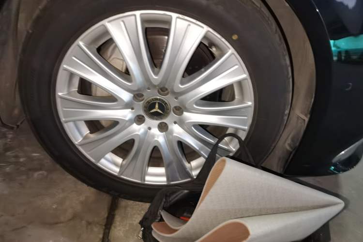 Used Mercedes-Benz S-Class 2014 S 320 L Luxury Model Right Front Wheel Hub