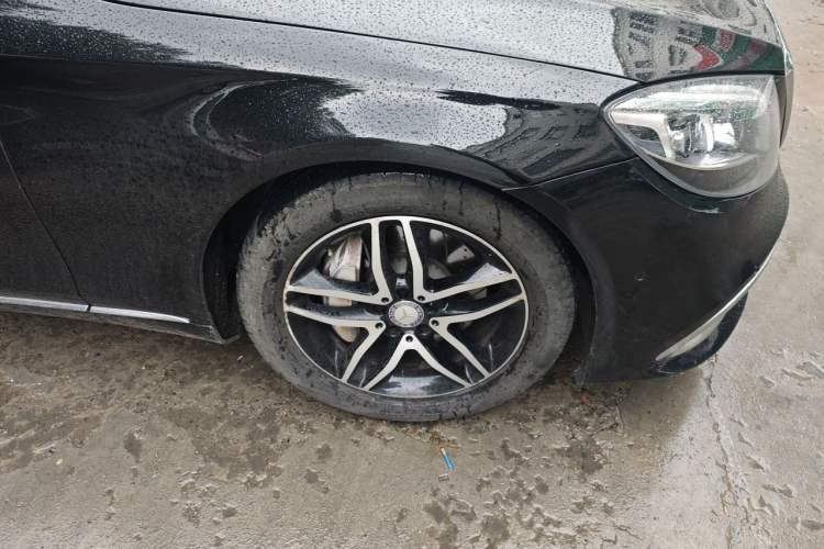 Used Mercedes-Benz S-Class 2014 S 320 L Luxury Model Right Front Wheel Hub