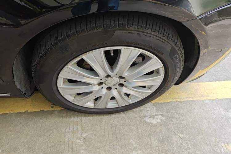 Used Mercedes-Benz S-Class 2014 S 320 L Luxury Model Right Front Wheel Hub